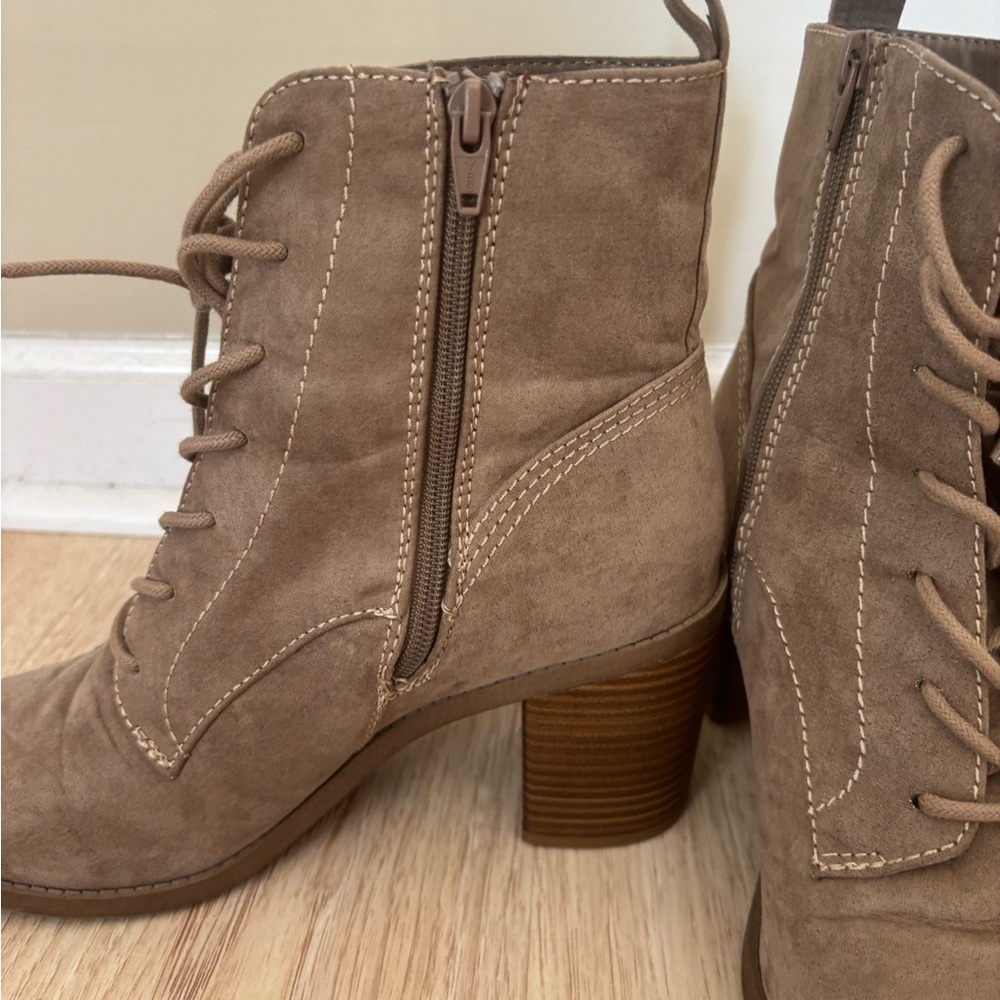 Target Tan Universal Thread Lace-Up Boots size 11 - Picture 4 of 8